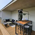 Neu! Exklusives Mit Pool In Strandnaehe