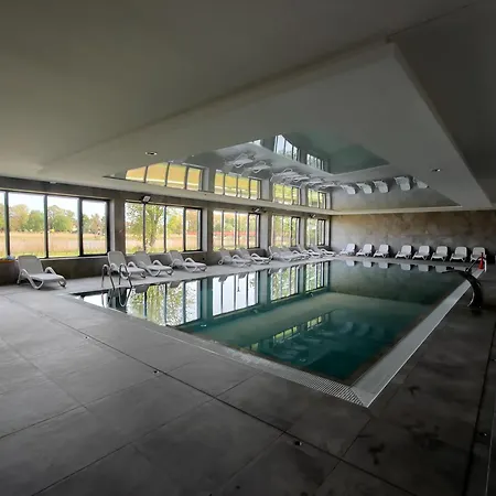 Neu! Exklusives Mit Pool In Strandnaehe