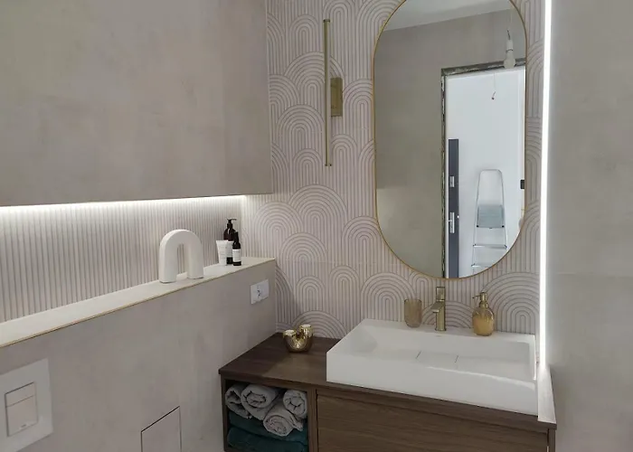 Neu! Exklusives Mit Pool In Strandnähe